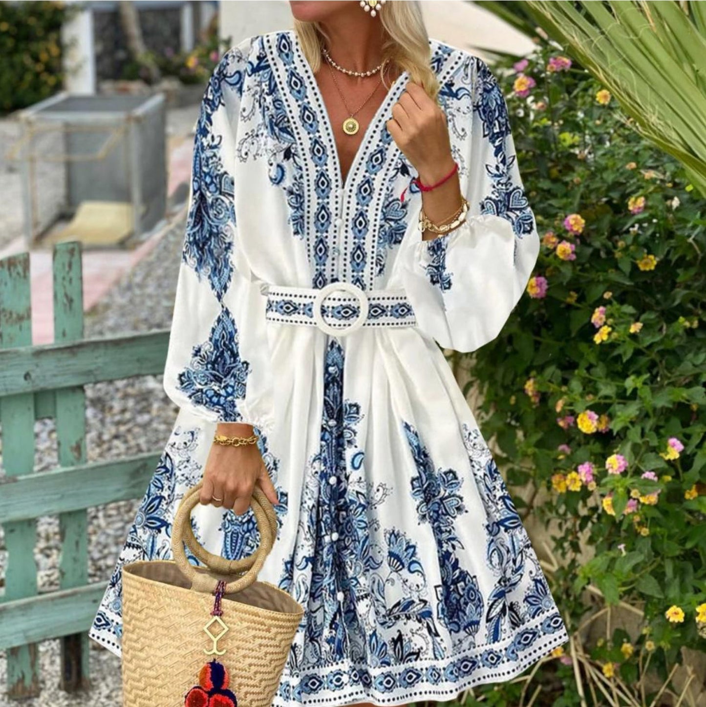 Jaselina | Short Fitted Dress with Fine Embroidery