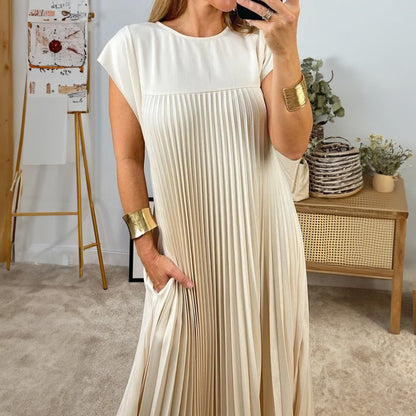 Justine™ Dress – Pleated elegance with versatile style