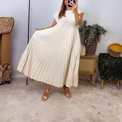 Justine™ Dress – Pleated elegance with versatile style