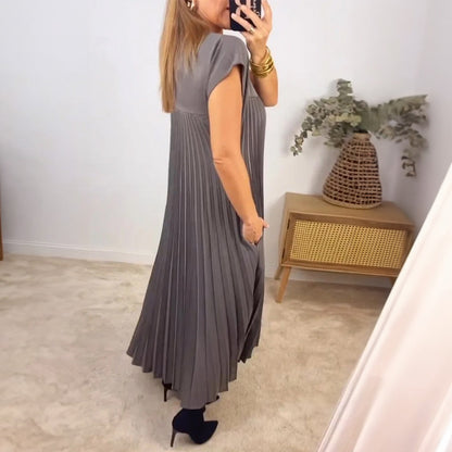 Justine™ Dress – Pleated elegance with versatile style