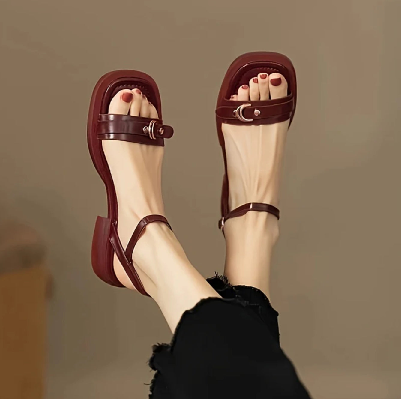 Helena | Royal Sandals with Strap Details