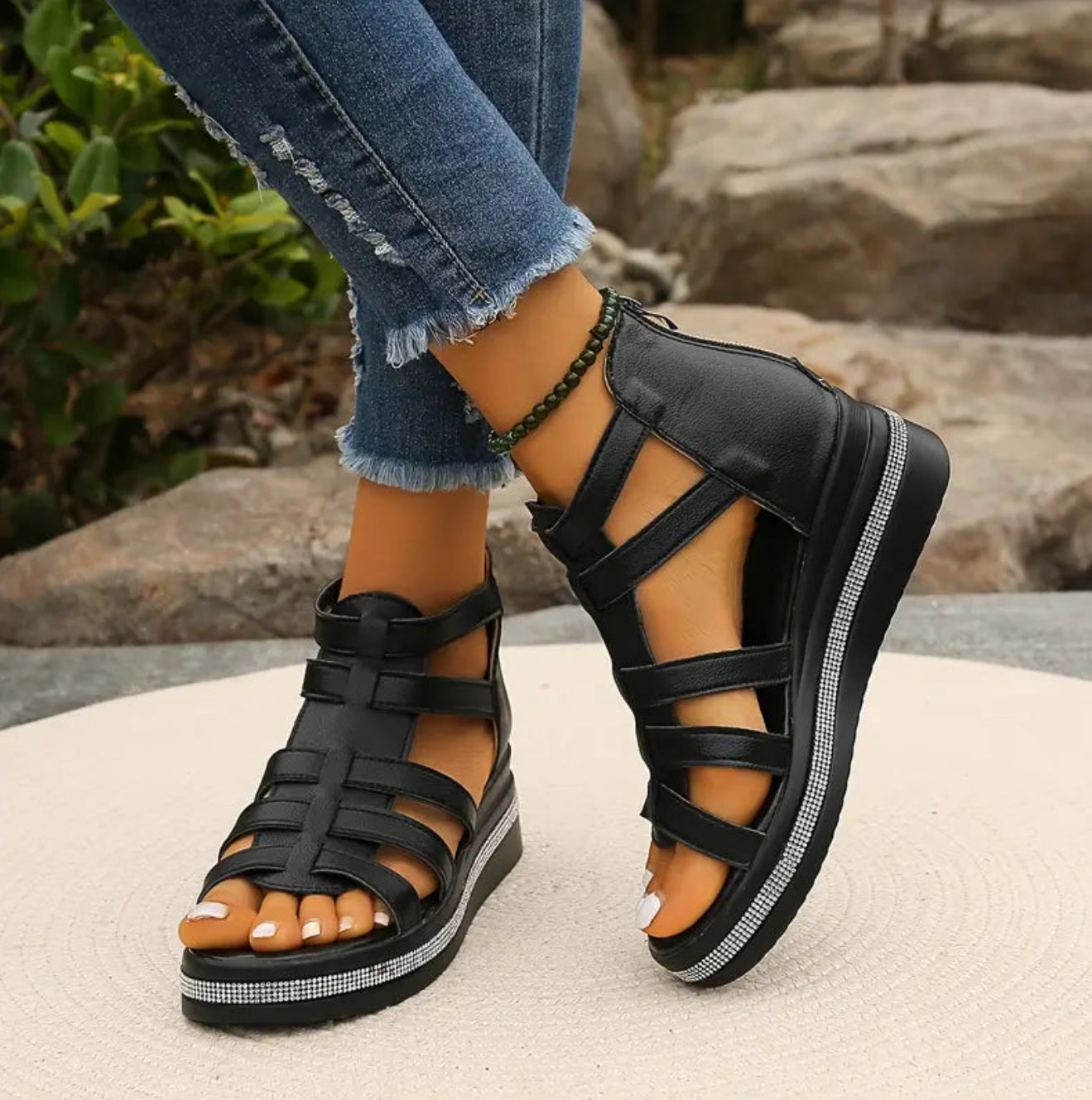 CHLOE – Elegant Platform Sandals