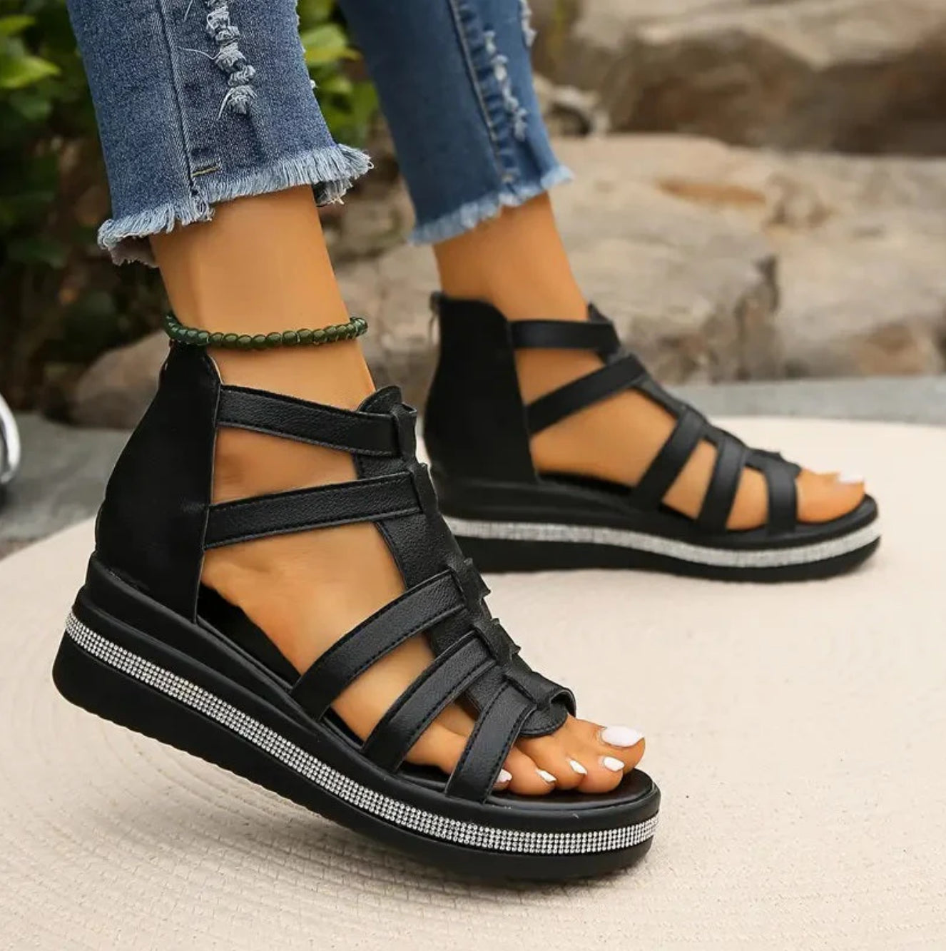CHLOE – Elegant Platform Sandals