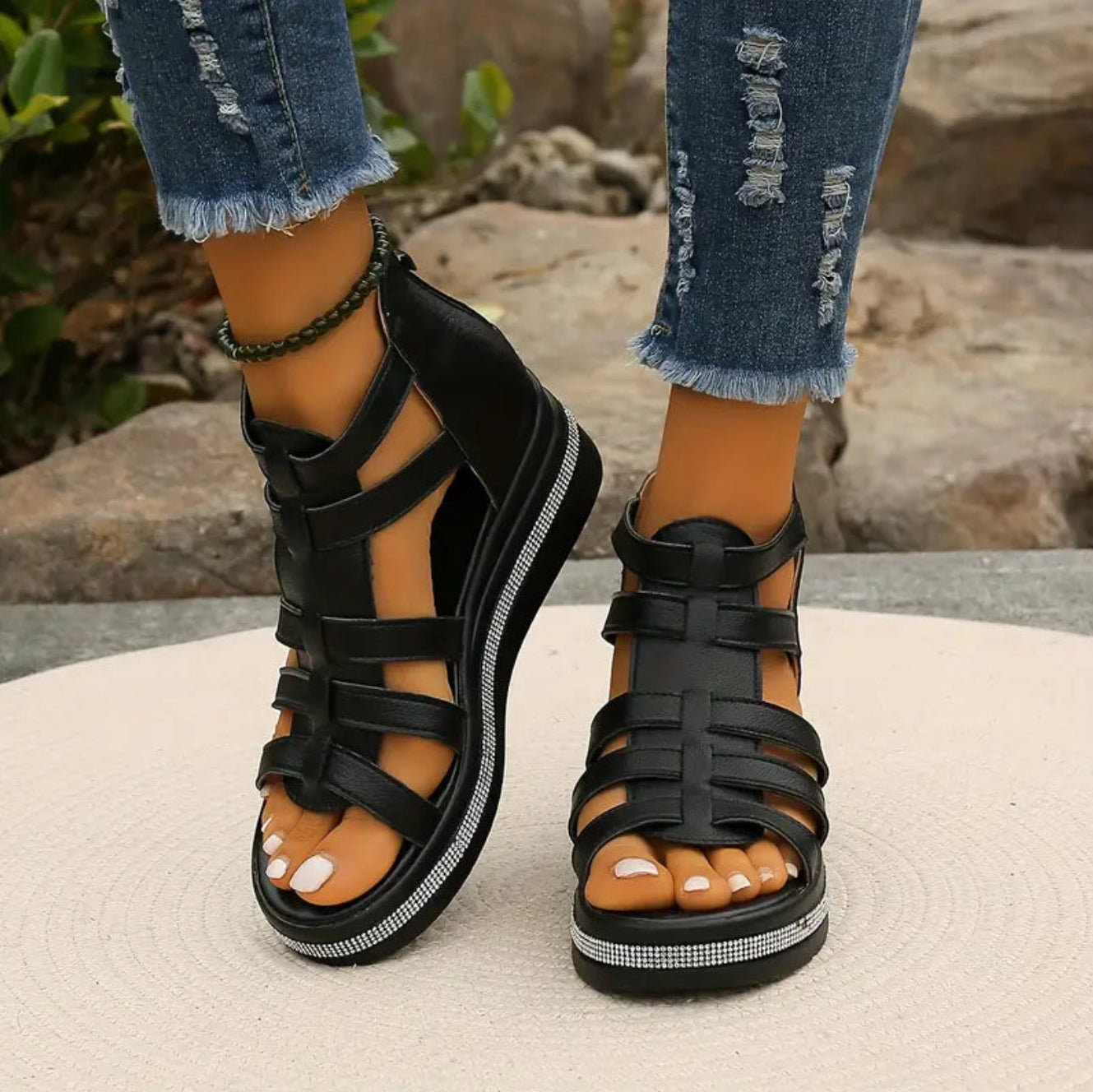 CHLOE – Elegant Platform Sandals