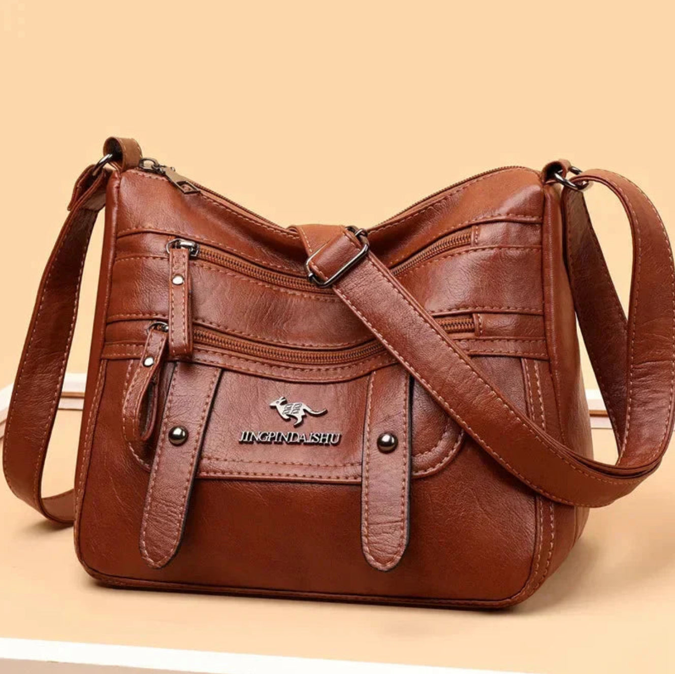 Wren - Retro Handbag with Multiple Pockets in Elegant Faux Leather