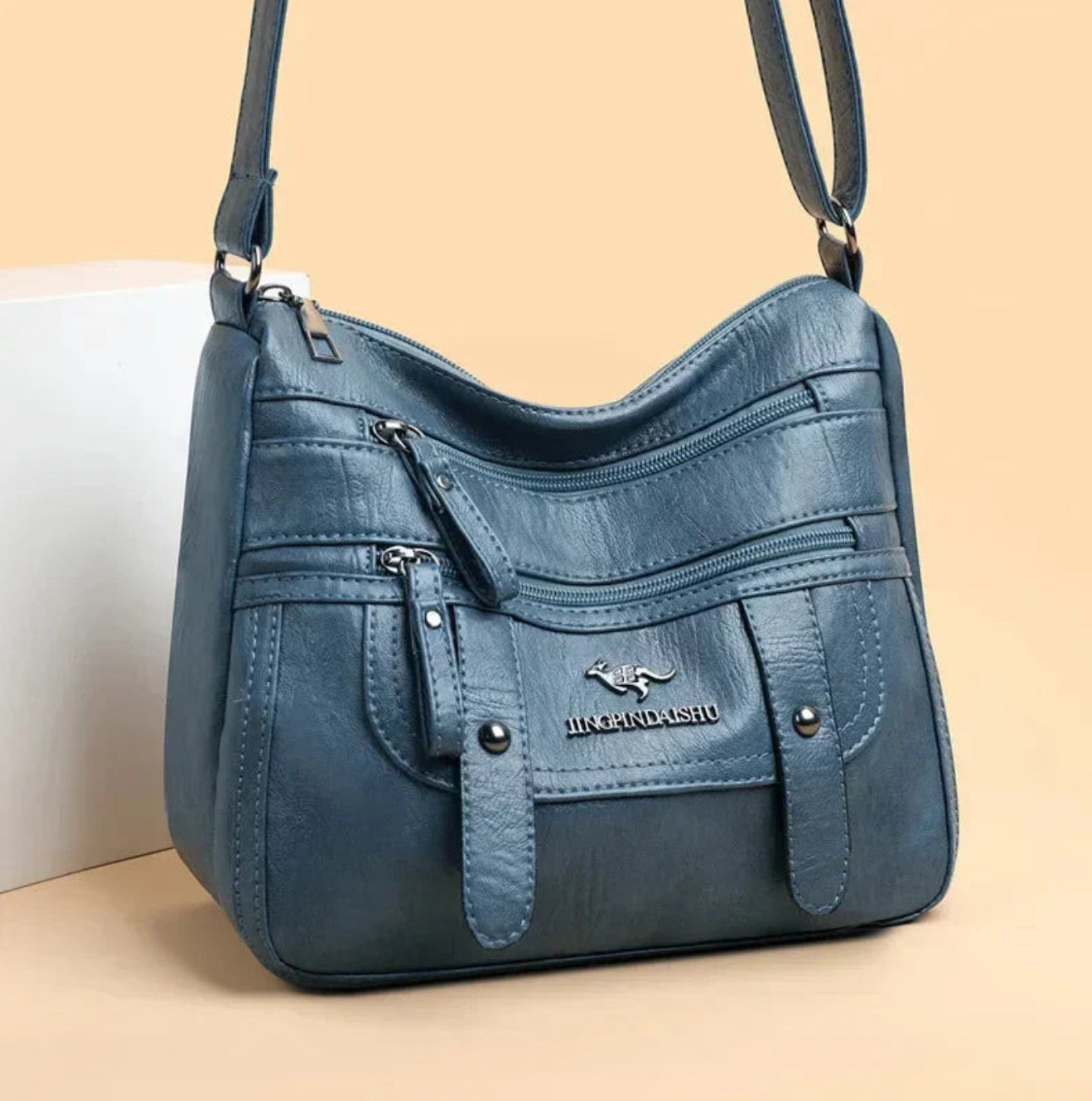 Wren - Retro Handbag with Multiple Pockets in Elegant Faux Leather